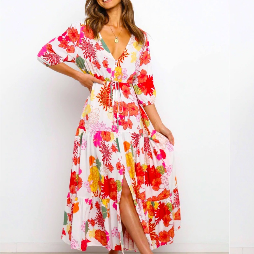 Petal and pup Dumont maxi dress size small. Worn once. Great condition.